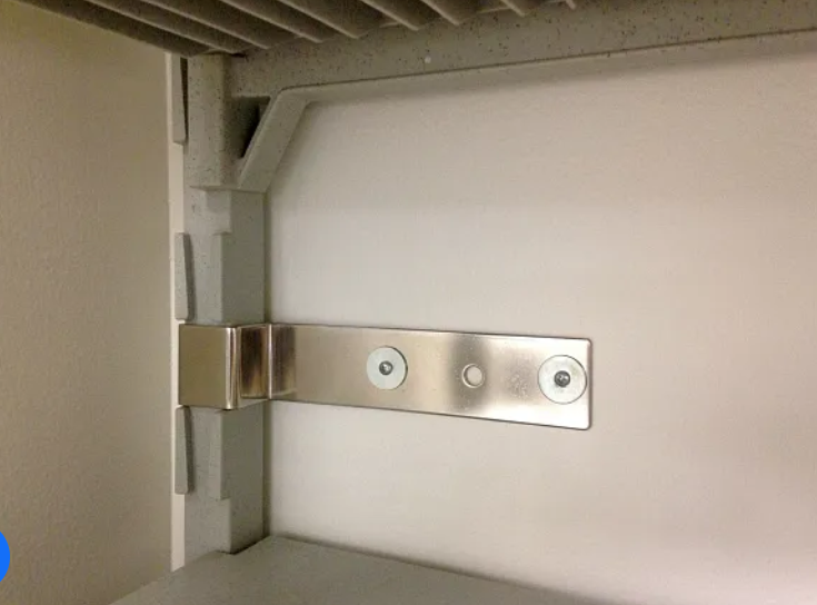 Sujetador a pared para estantería estacionaria en acero inoxidable (no incluye tornillos) - Cambro USA