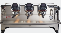 [M200 PROFILE 3GR TURBO STEAM] Máquina de espresso automática de 3 grupos con 1 Turbosteam - La Cimbali